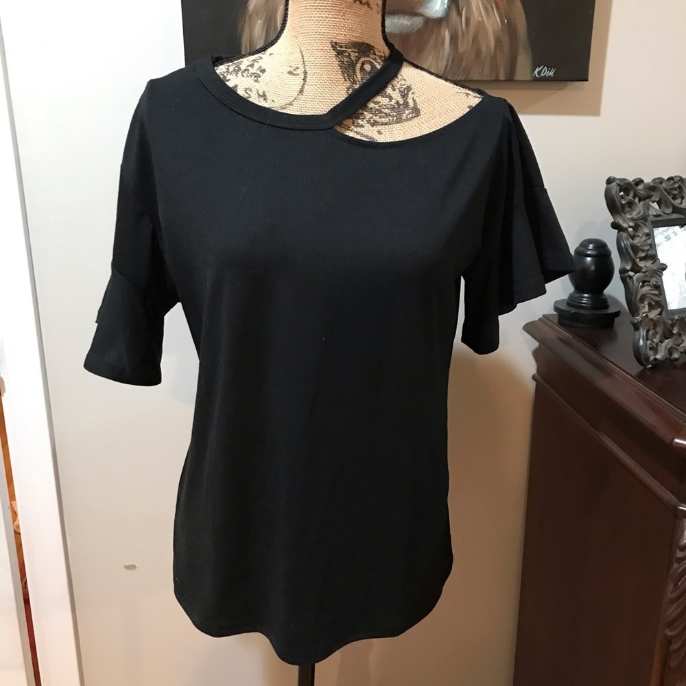 ▪️Cut Out Ruffle Sleeve Top - Picture 2 of 11